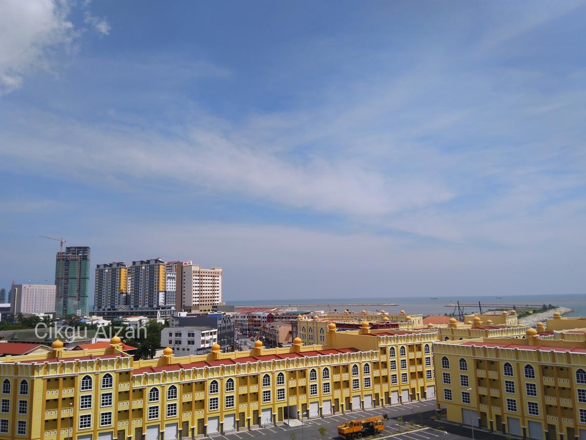Casa Inderaloka Pantai Batu Buruk Apartment Kuala Terengganu Exterior photo