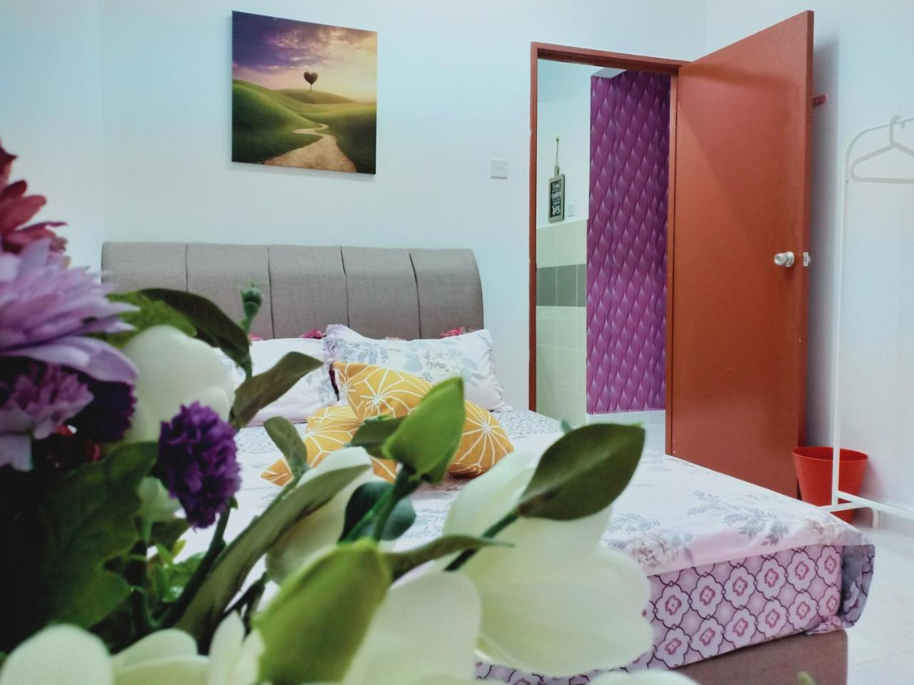 Casa Inderaloka Pantai Batu Buruk Apartment Kuala Terengganu Exterior photo